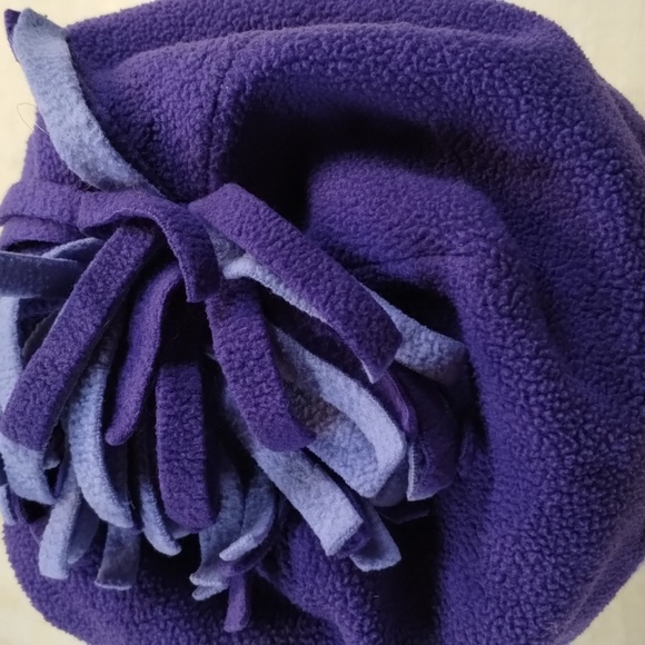 Purple tasselled cap - Picture 2 of 7